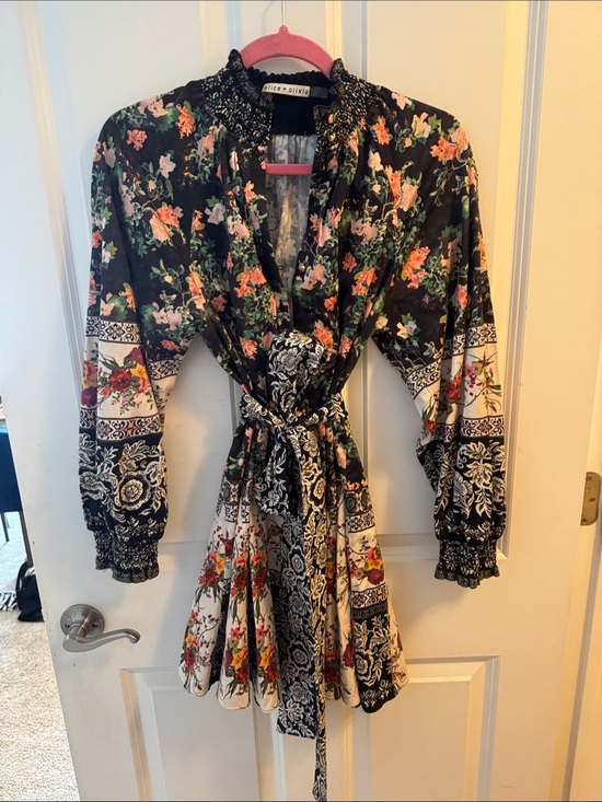 Alice + Olivia Dresses & Skirts - Alice + Olivia Black Floral Tie Waist Dress